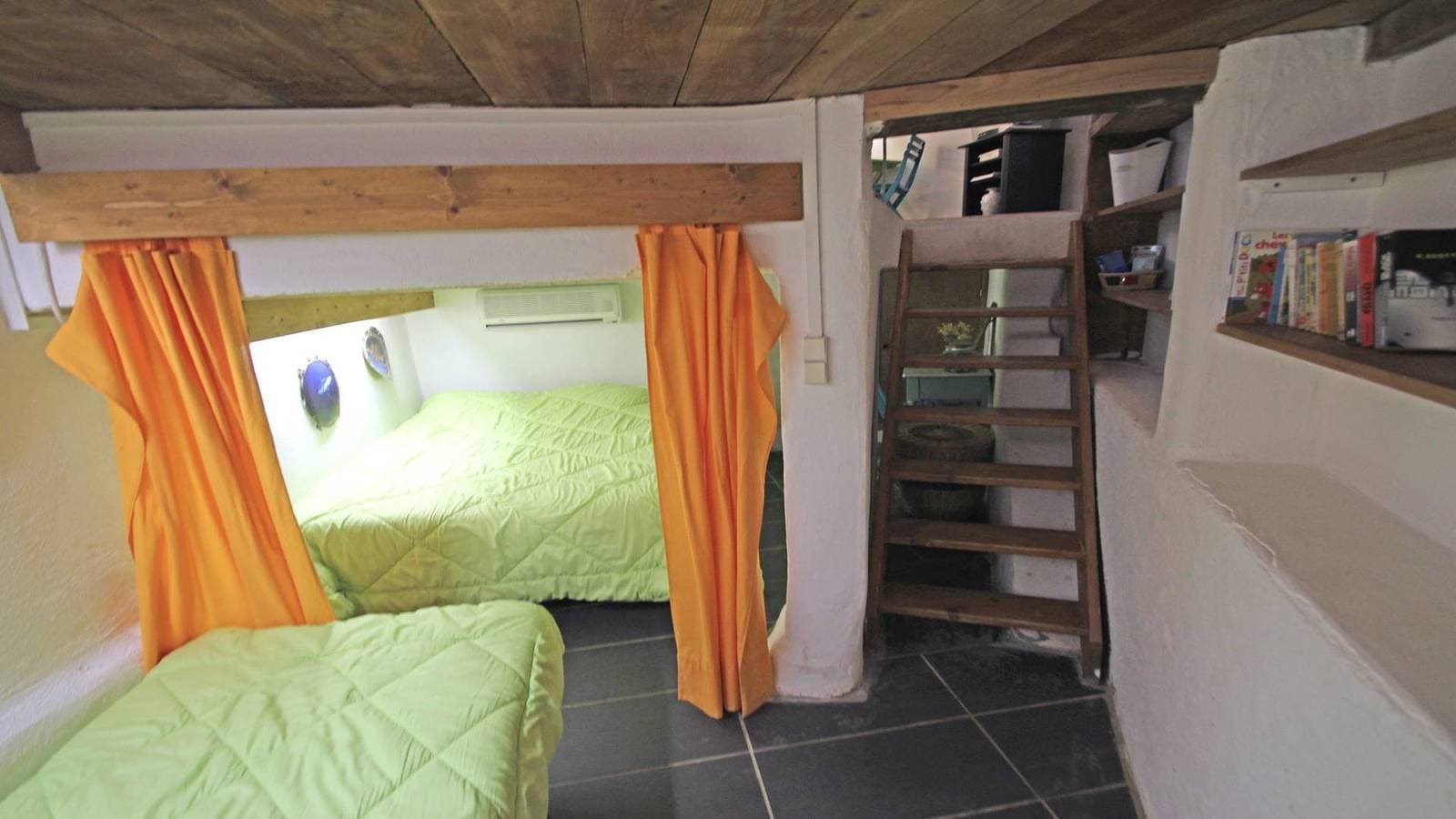 Foto 10 von 14: Le Bateau - 4 Personen - Füße im Wasser - Strand - Klimaanlage - WiFi - Sainte Maxime