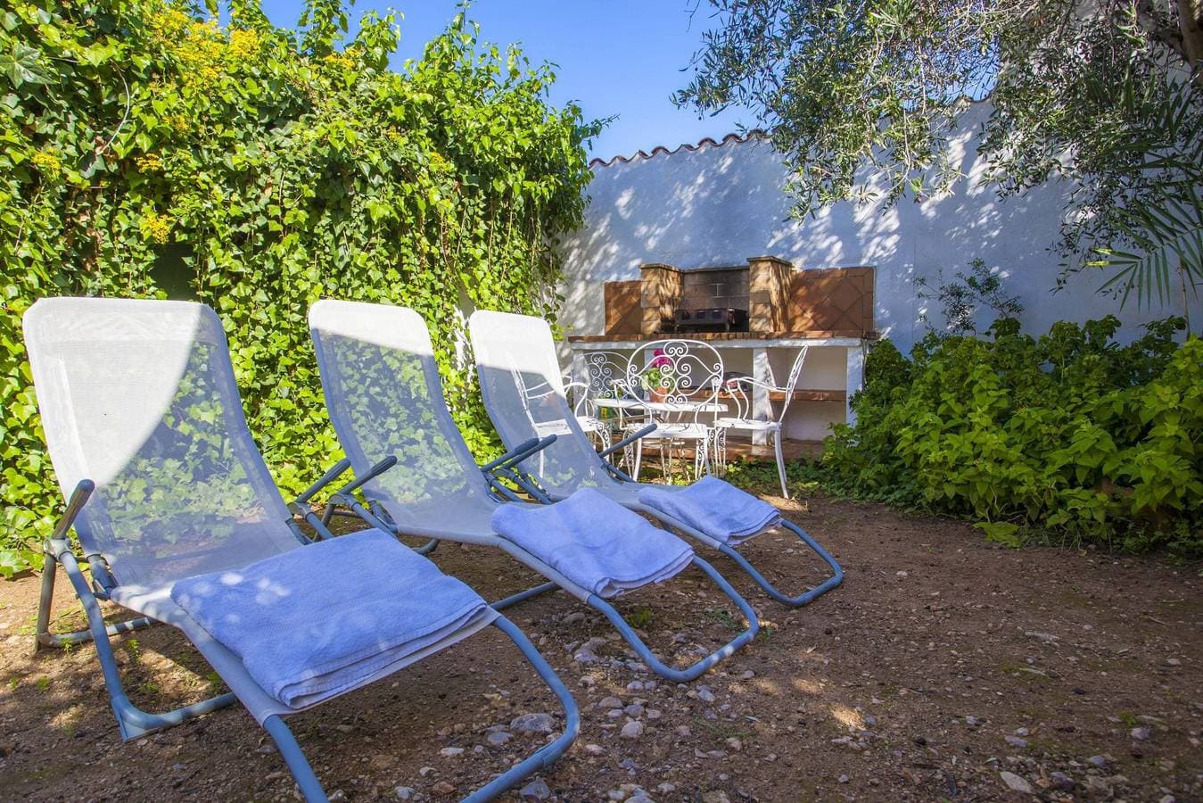 Foto 3 von 26: Tres Pins - Schönes Ferienhaus mit privater Terrasse und 300 m vom Strand entfernt. Kostenlosem W-Lan