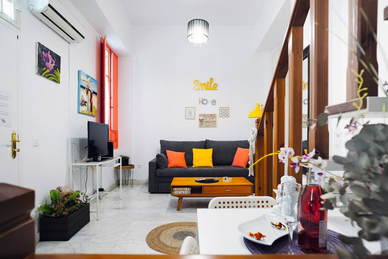 Foto 3 von 24: Maisonettewohnung 'Dúplex con Encanto en el Centro Histórico de Sevilla' mit WLAN, Klimaanlage und voll ausgestatteter Küche