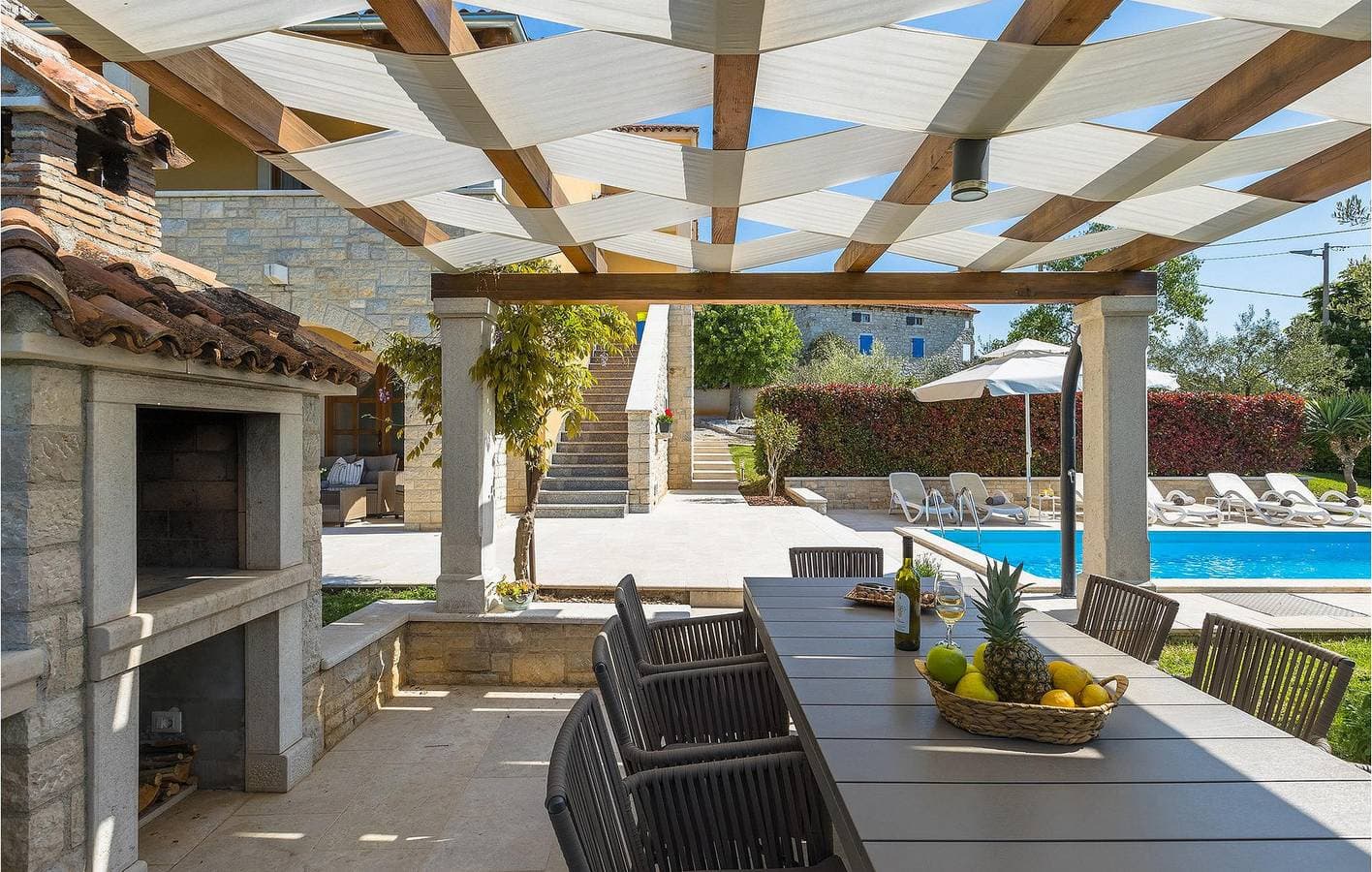 Foto 11 von 58: Gemütlich, nur 2 km von der Küste entfernt: Pool, Klimaanlage, WLAN, Waschmaschine und Parkplatz – der perfekte Urlaubsort!
