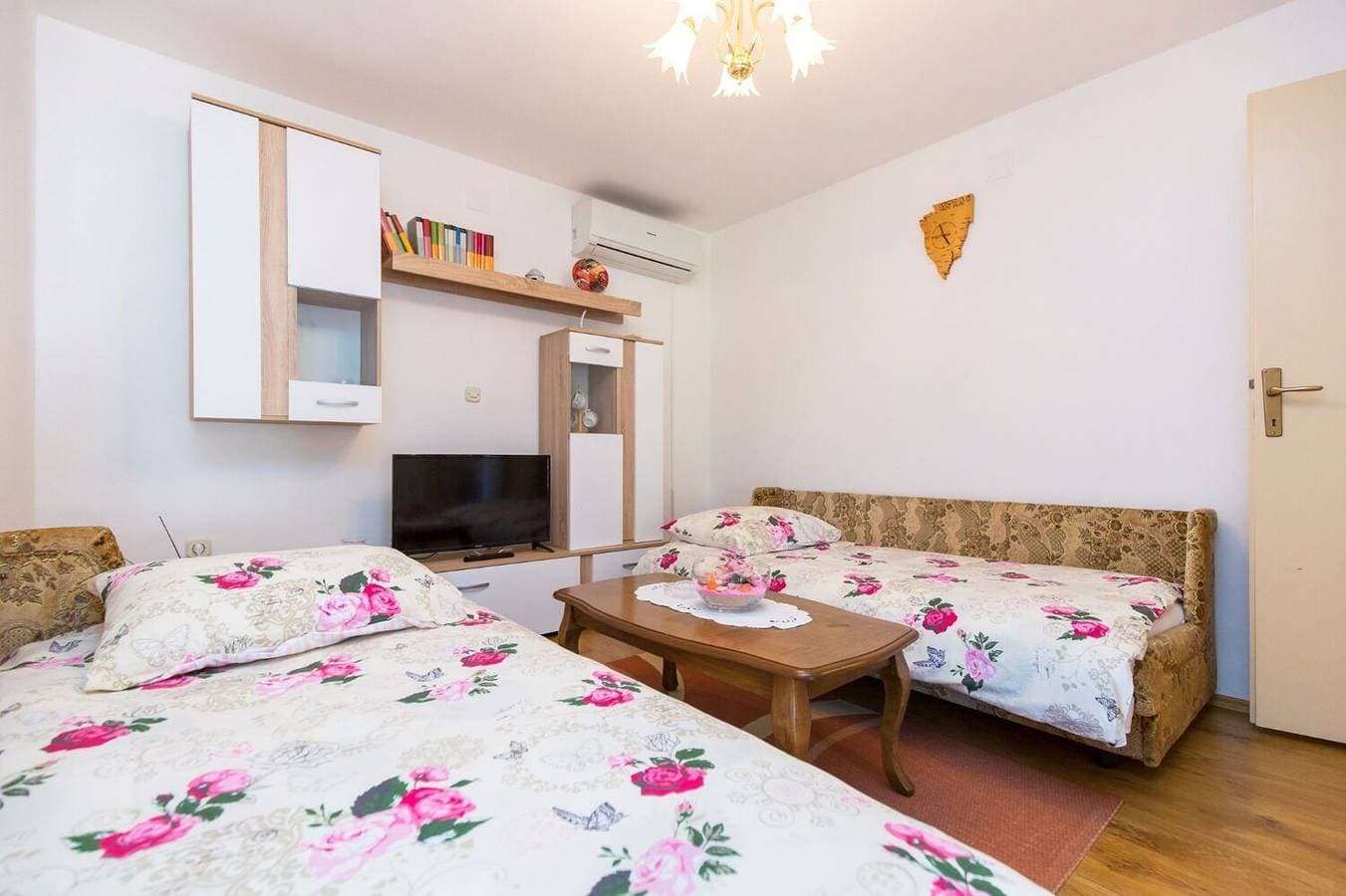 Foto 12 von 35: House Josip