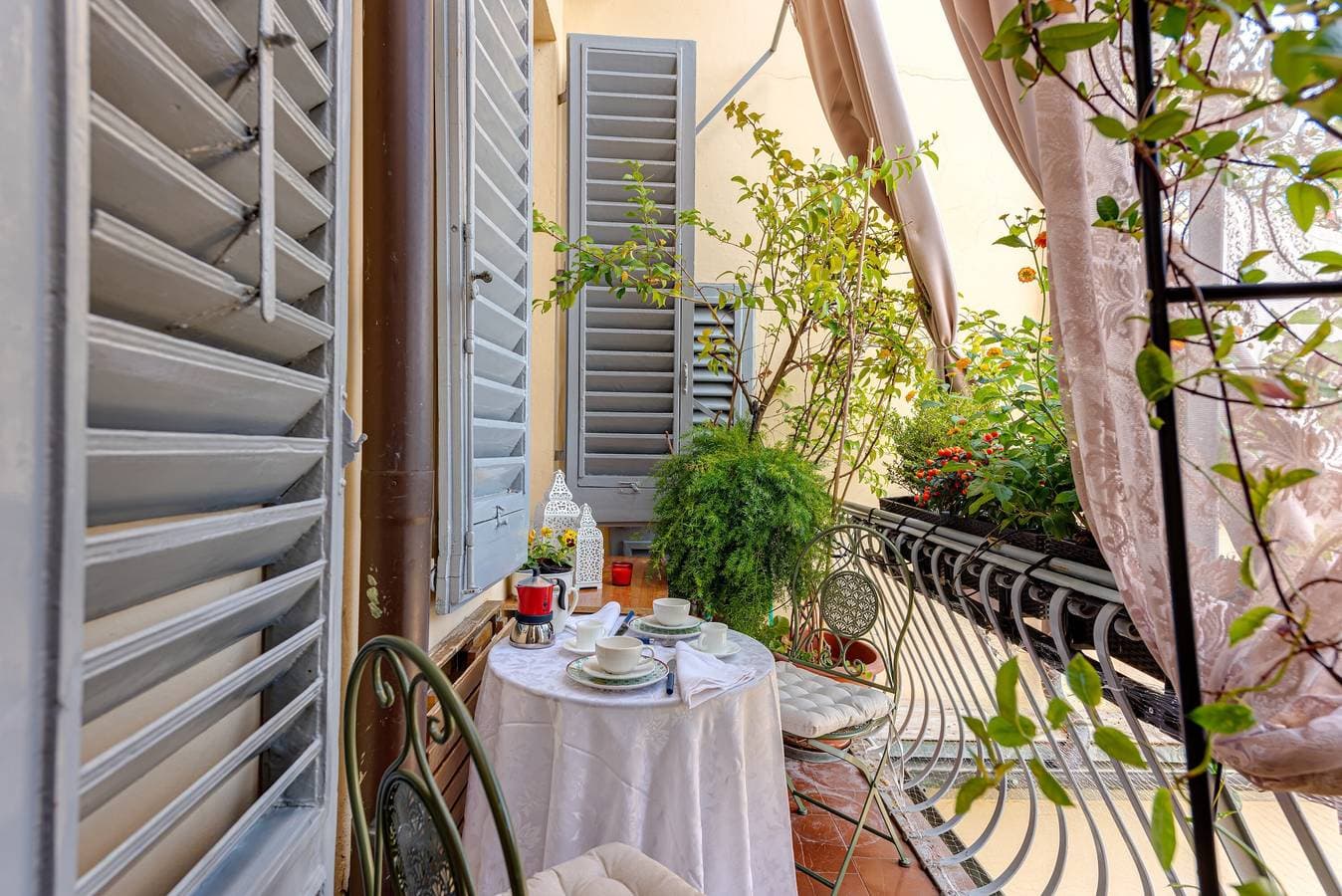 Romantic Suite Home 1