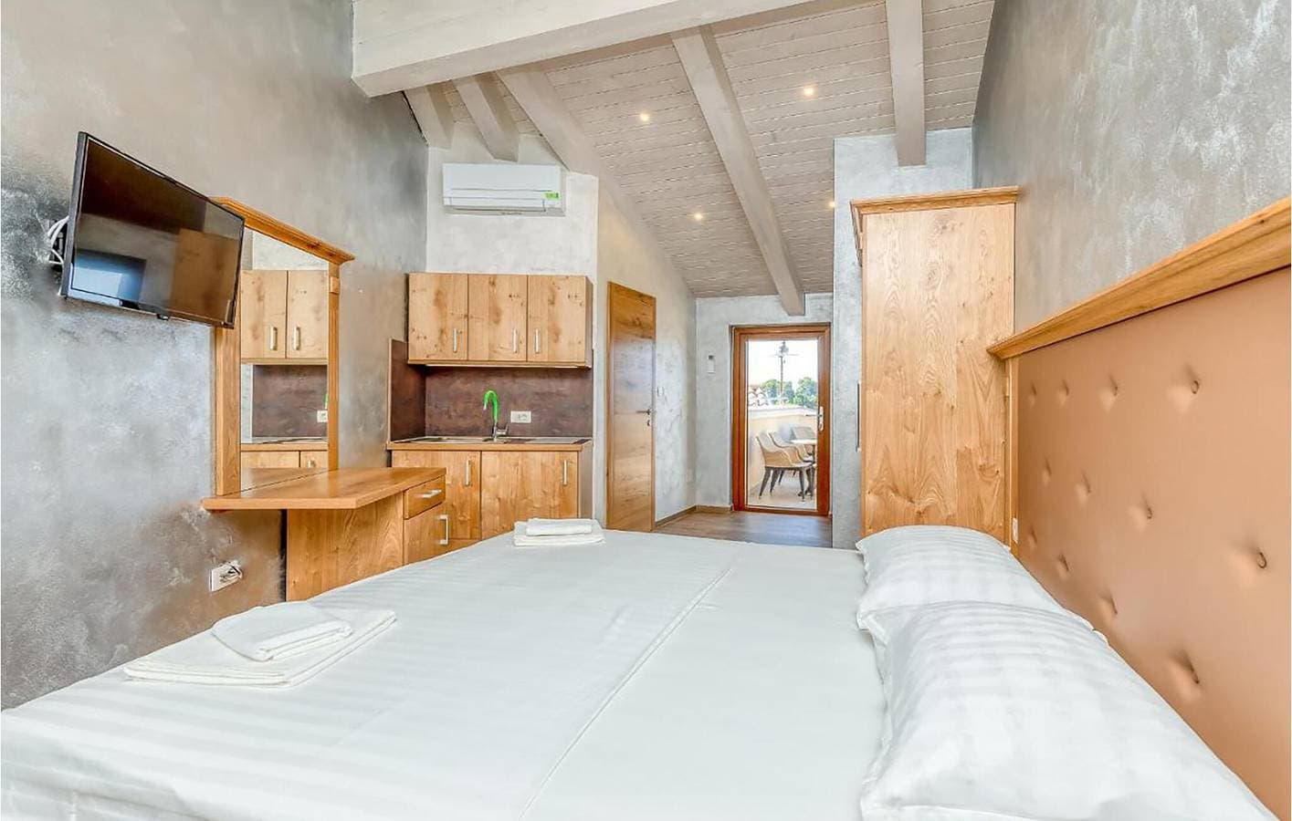 Foto 4 von 18: Gemütliches Apartment mit Meerblick: WLAN, Klimaanlage, Terrasse und 500 m zum Strand