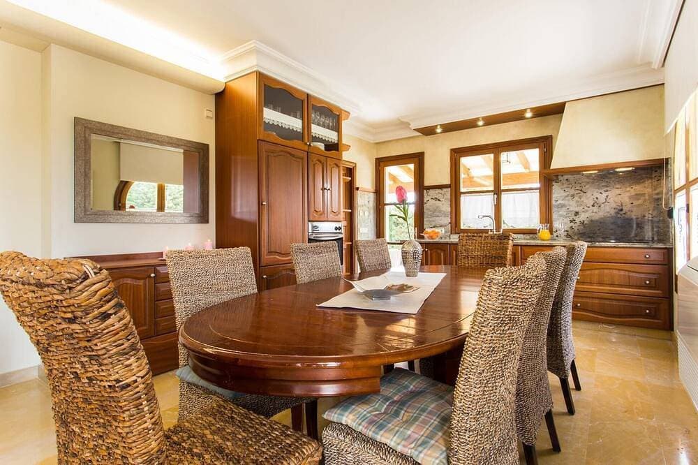 Foto 13 von 30: Cozy home in Manacor with private swimming pool, can be inside or outside