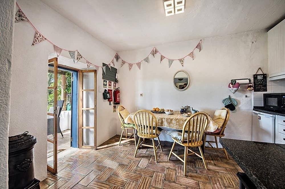 Foto 12 von 30: Rustic 3-bedroom Country Retreat With Pool, Free Wi-fi, and Breathtaking Views