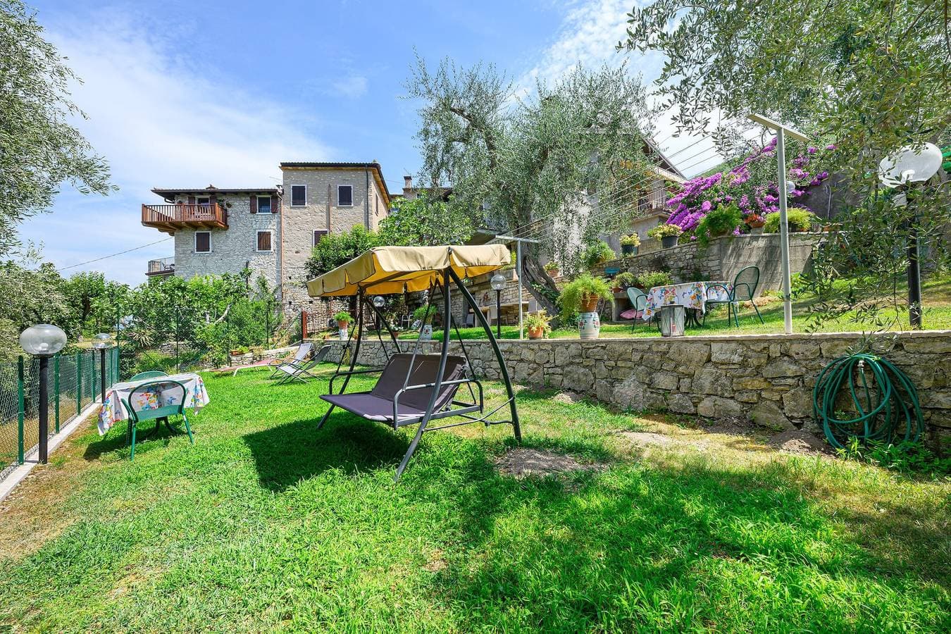 Foto 2 von 23: Ferienwohnung 'Casa Antony' mit Seeblick, privater Terrasse und WLAN