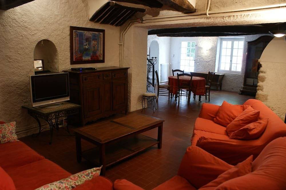 Foto 9 von 30: Familienwohnung, 2-8 Personen, In Der Provence Mas 16. Jahrhundert, Pool, Garten, Parkplatz