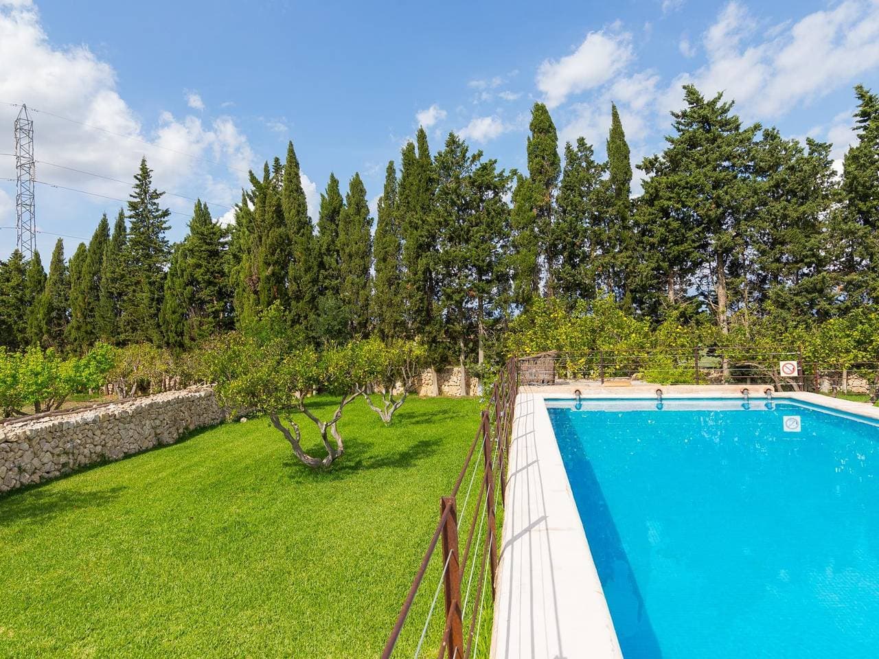 Foto 3 von 48: Schöne rustikale Finca mit privatem Pool in der Nähe von Maria de la Salut.