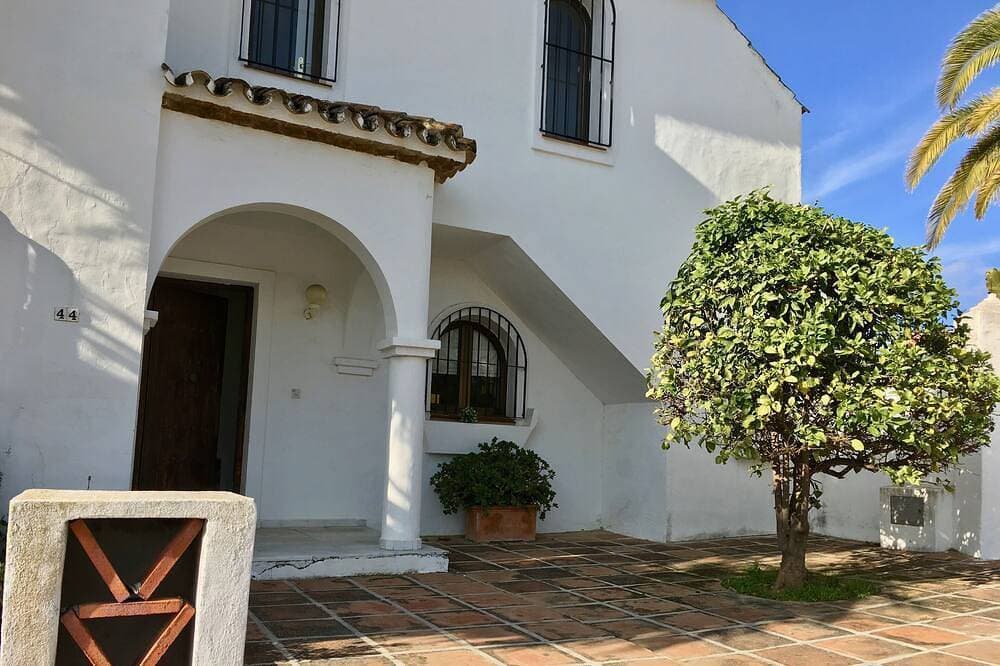 Foto 10 von 23: Geräumige, helle Villa: großer Pool, 3 Schlafzimmer, 3 Bäder, Meerblick