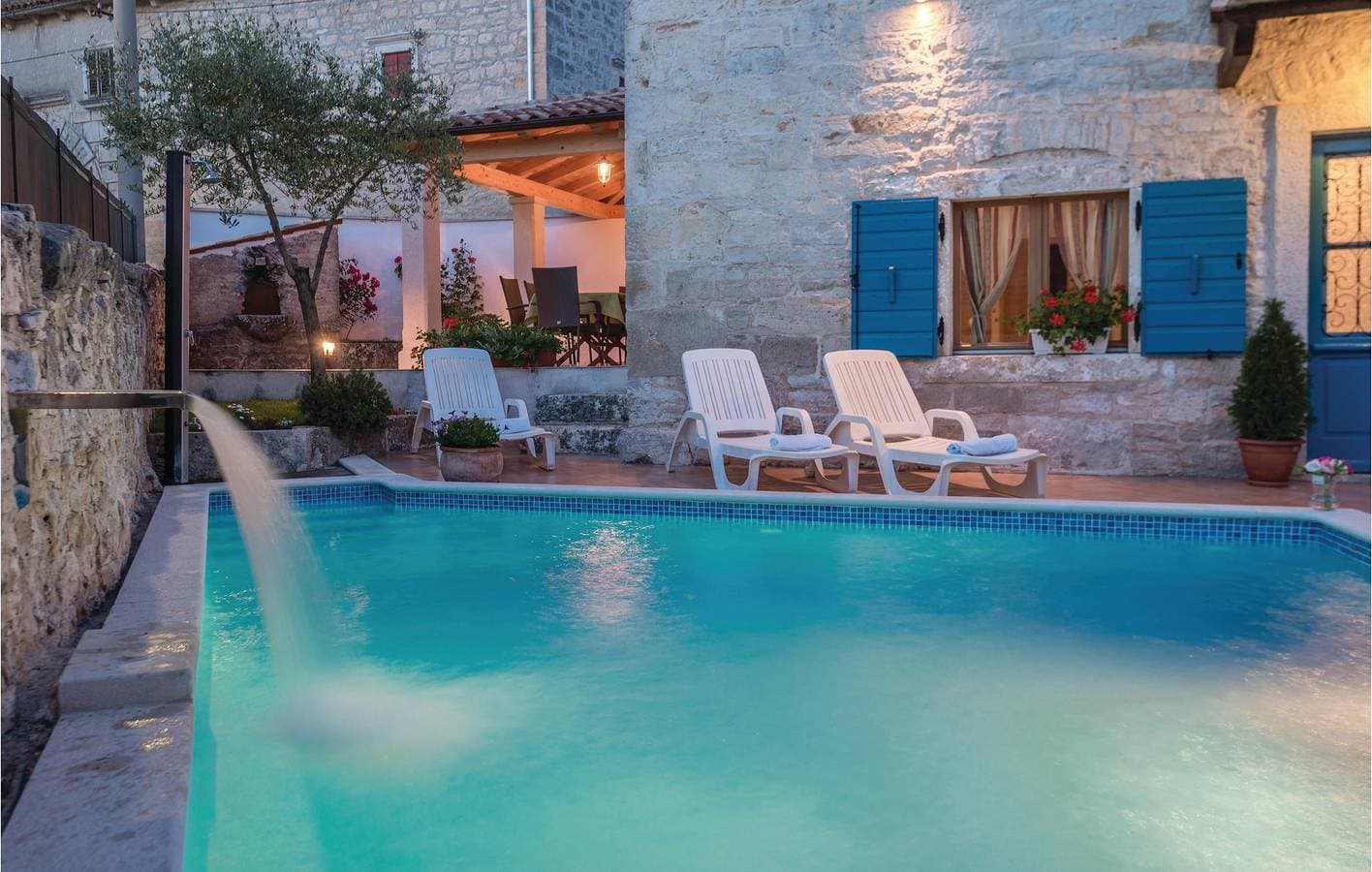 Foto 8 von 37: Gemütliche Ferienwohnung mit Pool, Terrasse und Parkplatz in der Nähe des Stadtzentrums von Butkovići