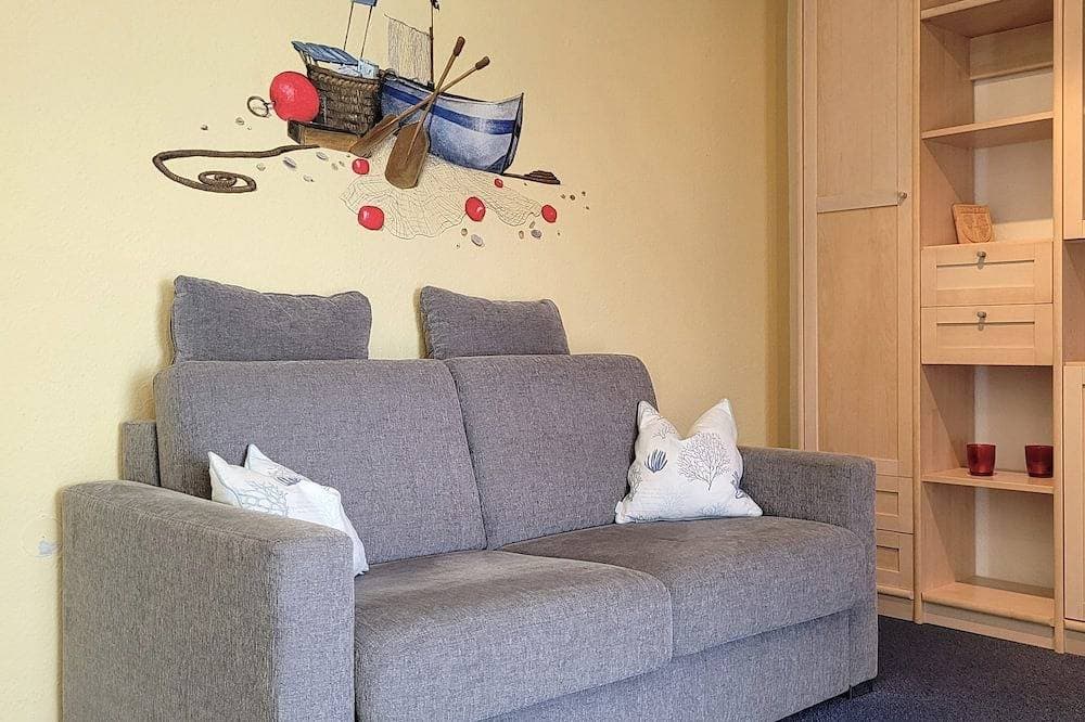 Foto 4 von 11: Charmante Wohnung \"Brücke\" - mit Seeblick und Liegewiese direkt am See