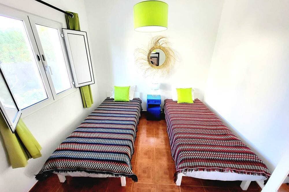 Foto 2 von 30: Typisches Algarve-Haus - Fuzeta, Arrroteia \"Casas carpinteiro\"