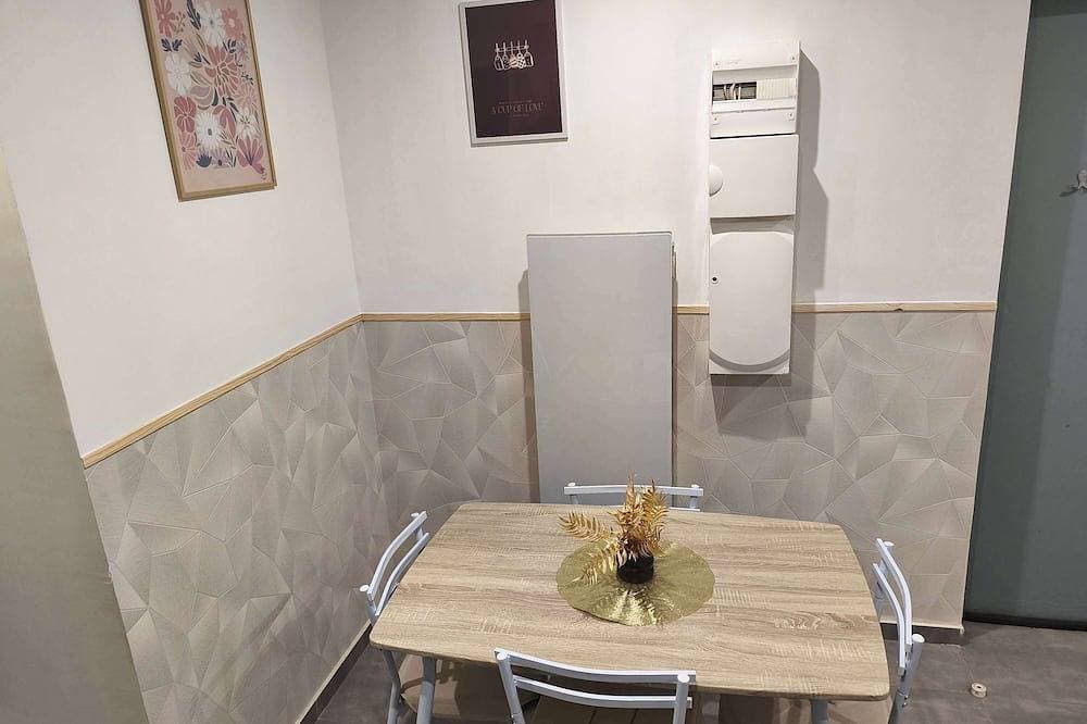 Foto 12 von 17: Ground-Floor Apt for 2 · Free Private Parking