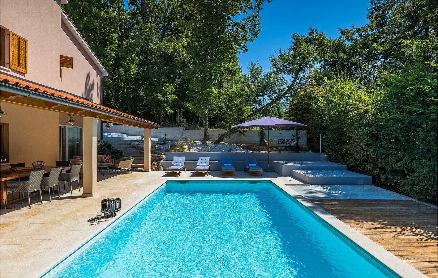 Foto 12 von 61: Geräumige 2-Zimmer-Wohnung mit Pool, WLAN und Parkplatz in der Nähe von Restaurants