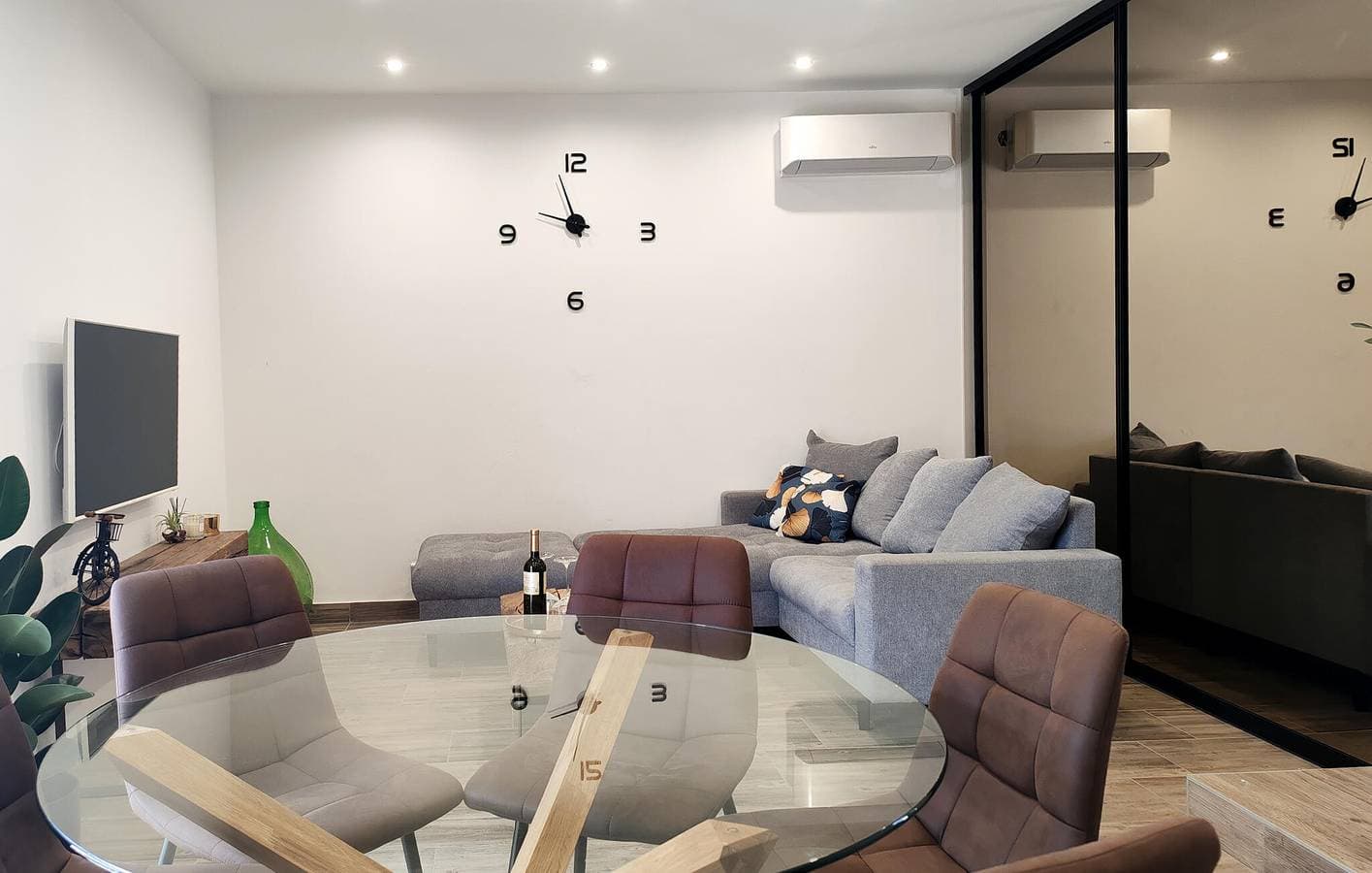 Foto 6 von 31: Gemütliche 100 m² große Wohnung mit Terrasse, WLAN und Parkplatz in Flussnähe