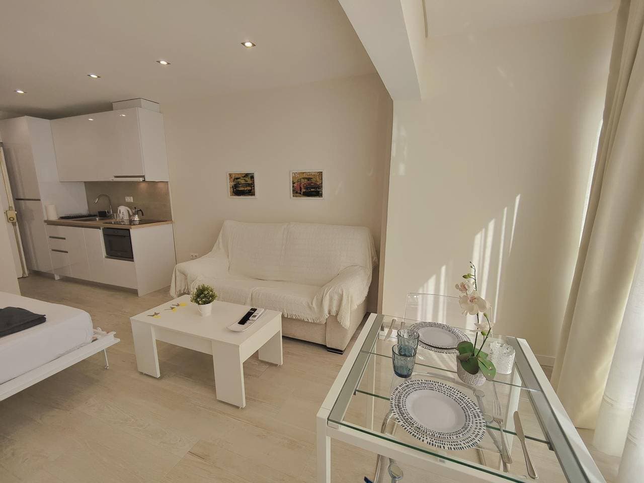 Foto 2 von 25: Charmantes Studio in Torremolinos: Wi-Fi, Balkon, nahe Strände, zentral gelegen