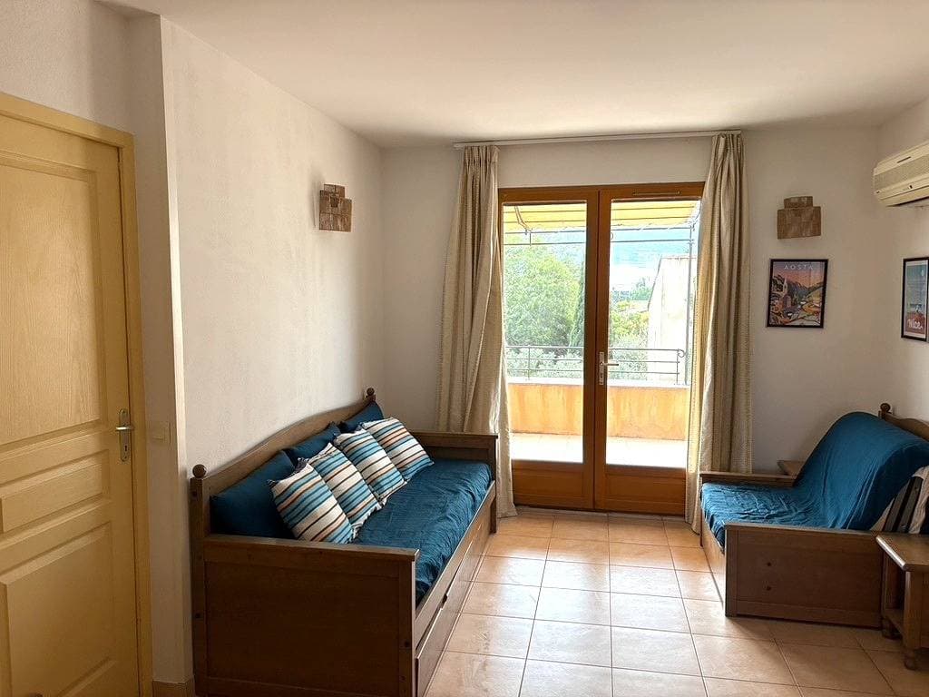 Foto 2 von 16: Ferienwohnung für 4 Personen mit Terrasse