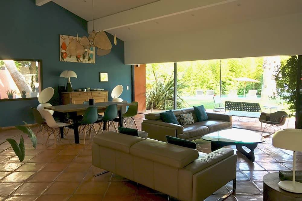 Foto 9 von 30: Architekt Villa 220 m2 Schwimmbad Jacuzzi Park 2.600 m2 4 Schlafzimmer Bouleplatz