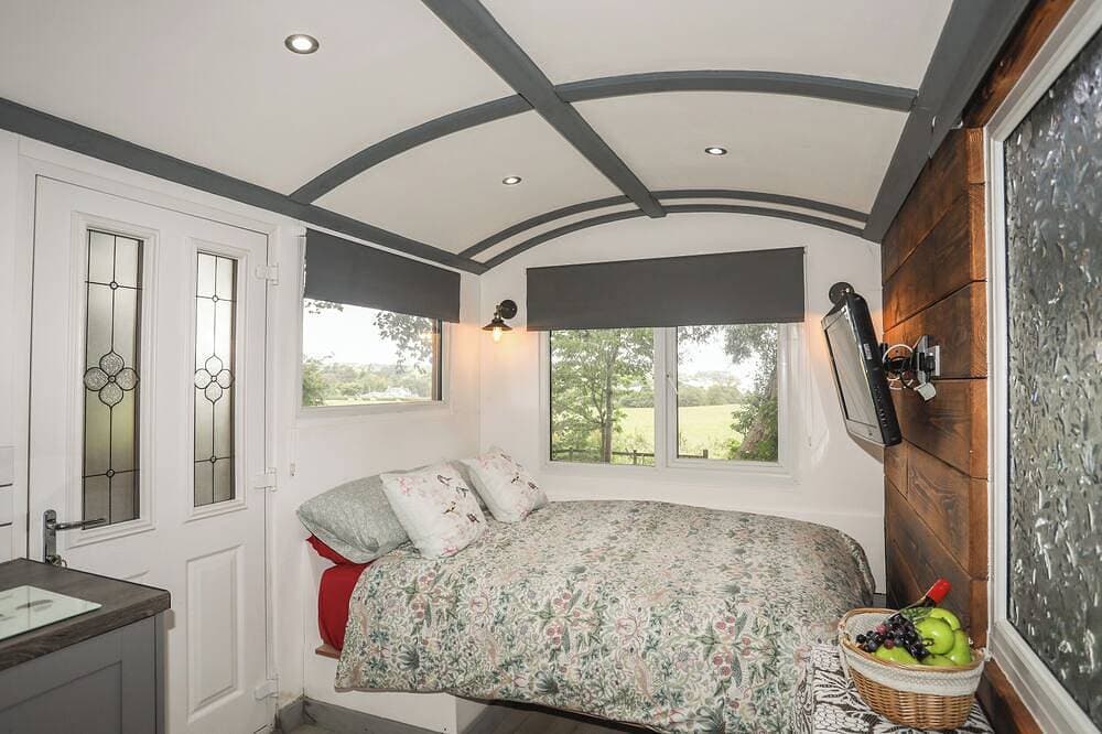 Foto 3 von 28: Fron Goch Shepherd'S Hut, romantic, with a garden in Pentraeth