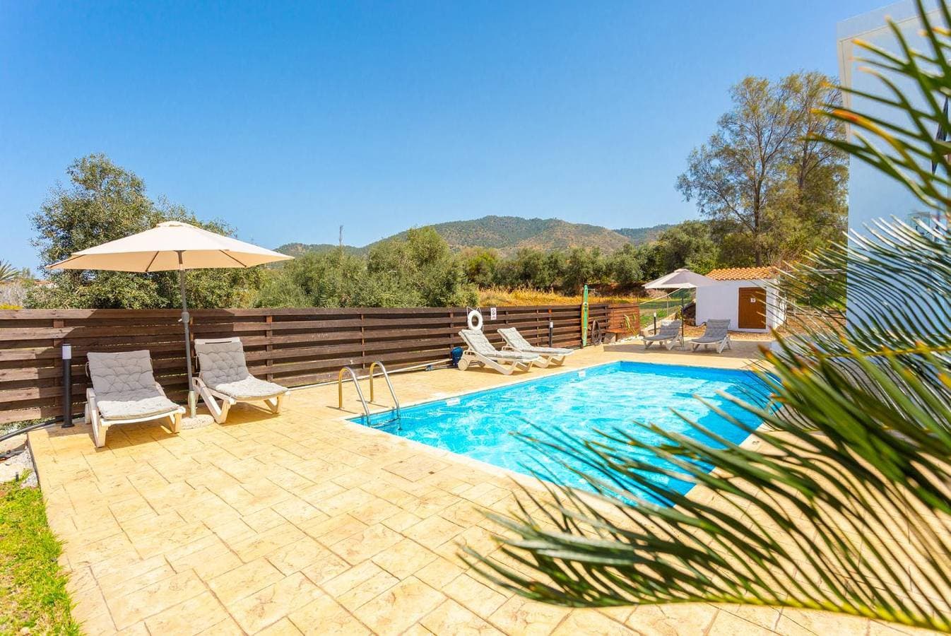 Foto 8 von 35: Villa für 6 Personen mit Terrasse