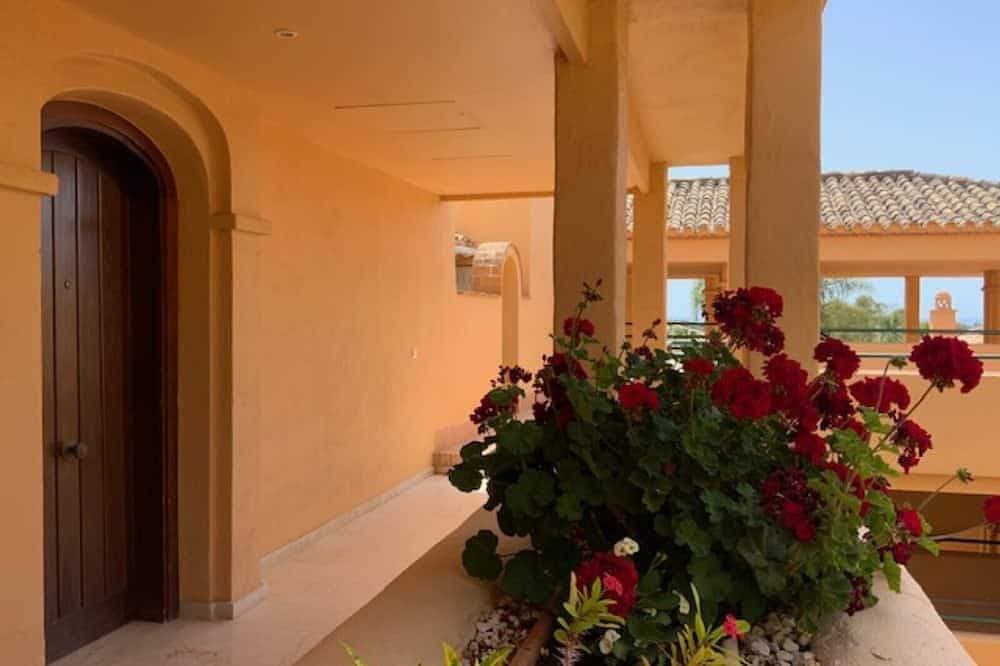 Foto 12 von 30: Atractivo Piso de1 Dormitorio, Los Patios de Santa Maria Golf, Elviria-marbella