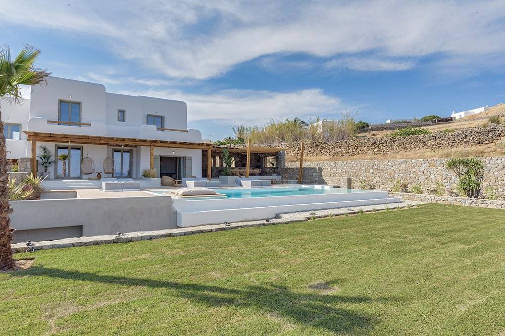 Foto 9 von 30: 4 Bedroom Villa in Kalafatis and just 800 m. away from the sea