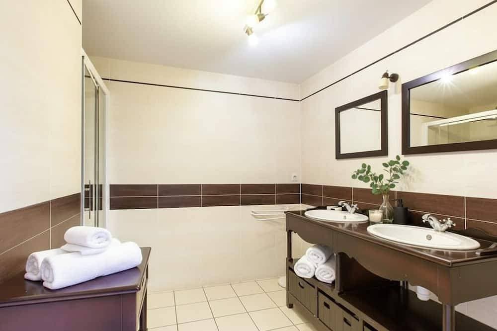 Foto 5 von 27: Renovated Stone House with Garden in the Heart of the Saint-Émilion Vineyards