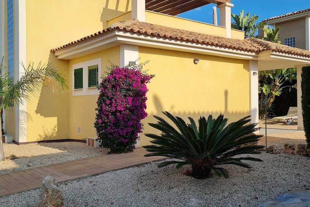 Foto 10 von 30: Traumferien auf Mallorca in Meeresnähe, Poolanlage, kostenloses Wlan