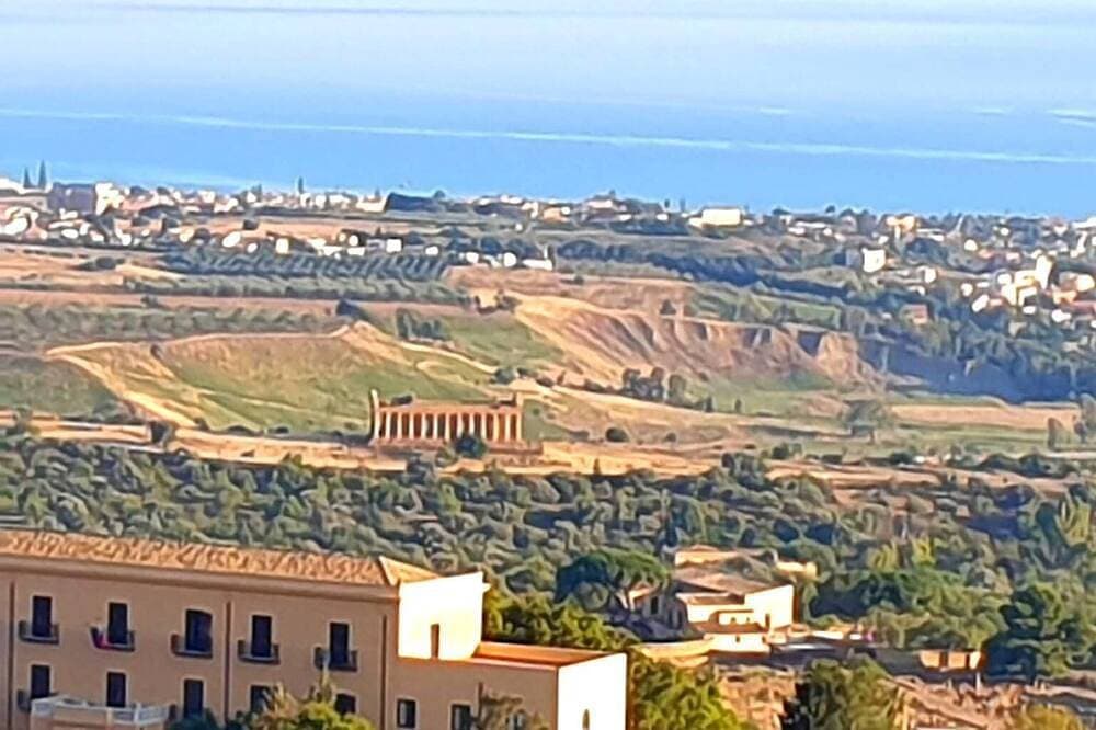 Foto 7 von 21: Panoramic Apartment \"The Balcony on the Valley of the Temples\"
