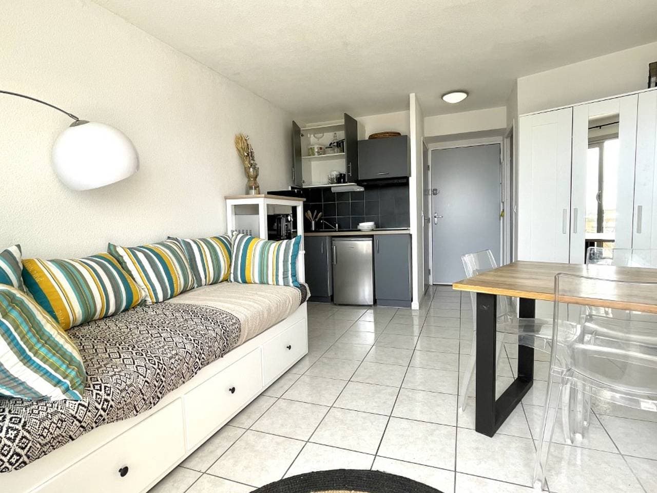 Foto 5 von 25: Renovierte Wohnung mit Gemeinschaftspool, 4 Betten, Klimaanlage, WLAN, Terrasse mit Meerblick