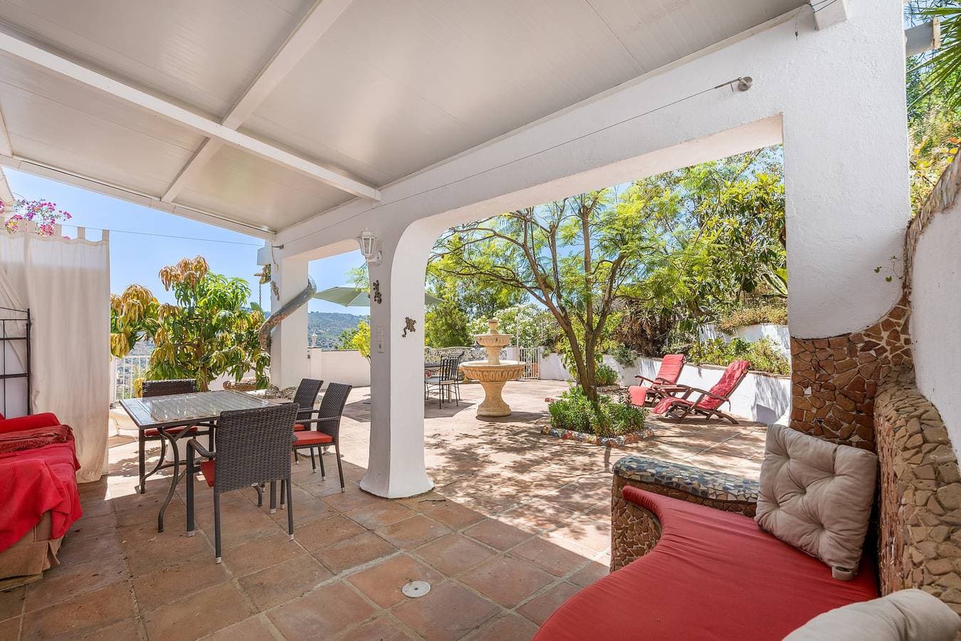 Foto 3 von 33: Villa 'Villena' mit Bergblick, Wi-Fi und Klimaanlage