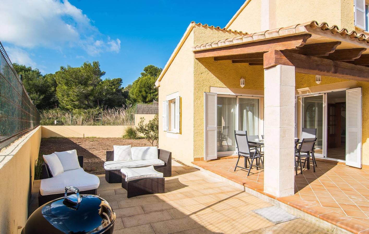 Foto 8 von 36: Rückzugsort am Meer mit Pool und Terrasse bei Cala Mitjana