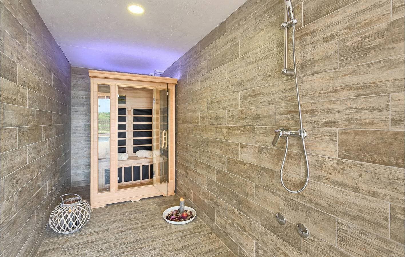 Foto 10 von 57: Geräumige 2-Zimmer-Wohnung mit Pool, WLAN und Parkplatz in der Nähe von Kukci