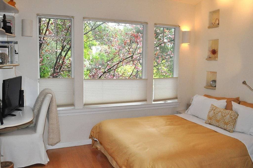 Foto 6 von 18: Serene Montclair Getaway