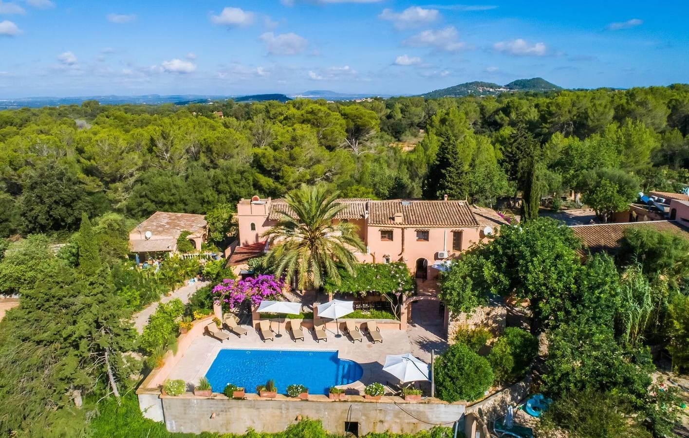 Luxus-Apartment mit Terrasse, Pool und Aussicht, 2 km von Es Carritxó entfernt 1
