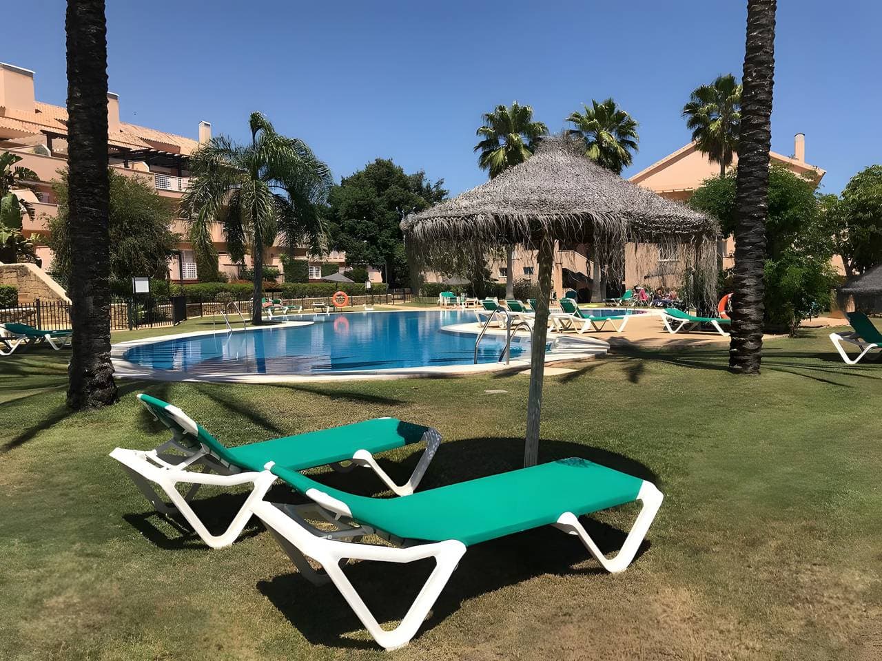 Foto 2 von 17: Ferienwohnung 'Elviria Gardens' mit Gemeinschaftspool, Wi-Fi und Klimaanlage