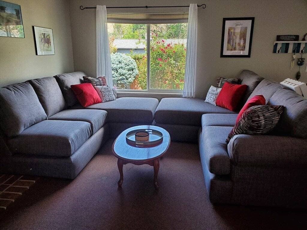 Foto 10 von 40: Großes Haus am Fluss mit wunderschöner Aussicht und gut ausgestattetem Interieur.