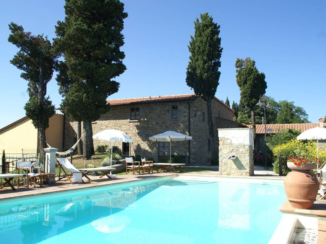 Ferienhaus in Montecarelli mit Pool 1
