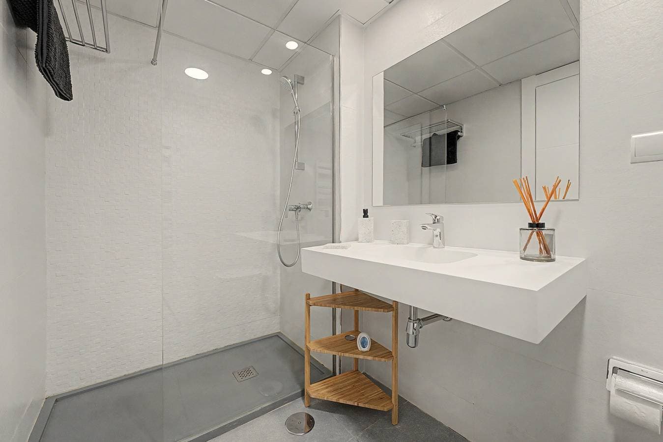 Foto 13 von 23: Apartment 'In Inbisa' mit Meerblick, WLAN und Klimaanlage