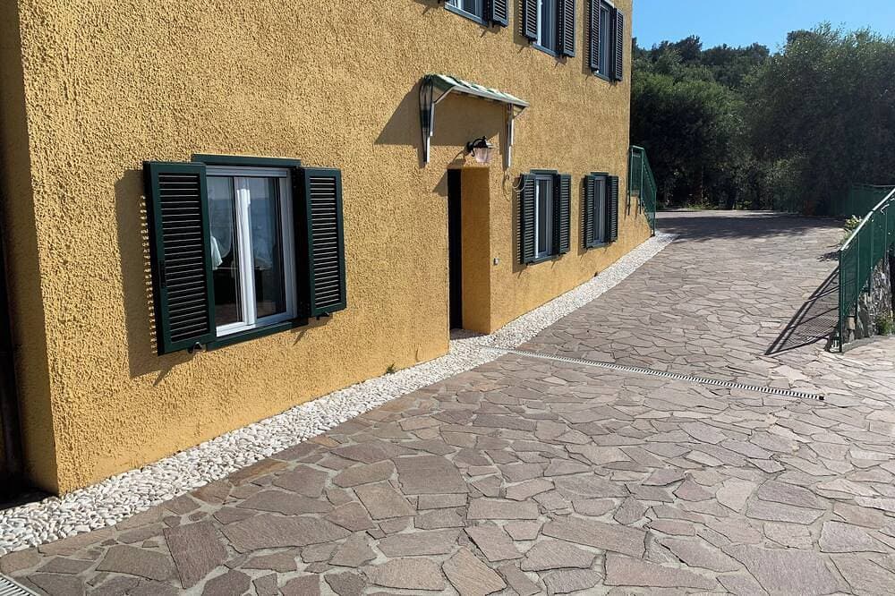 Foto 8 von 18: In an olive grove with beautiful sea view, with swimming pool