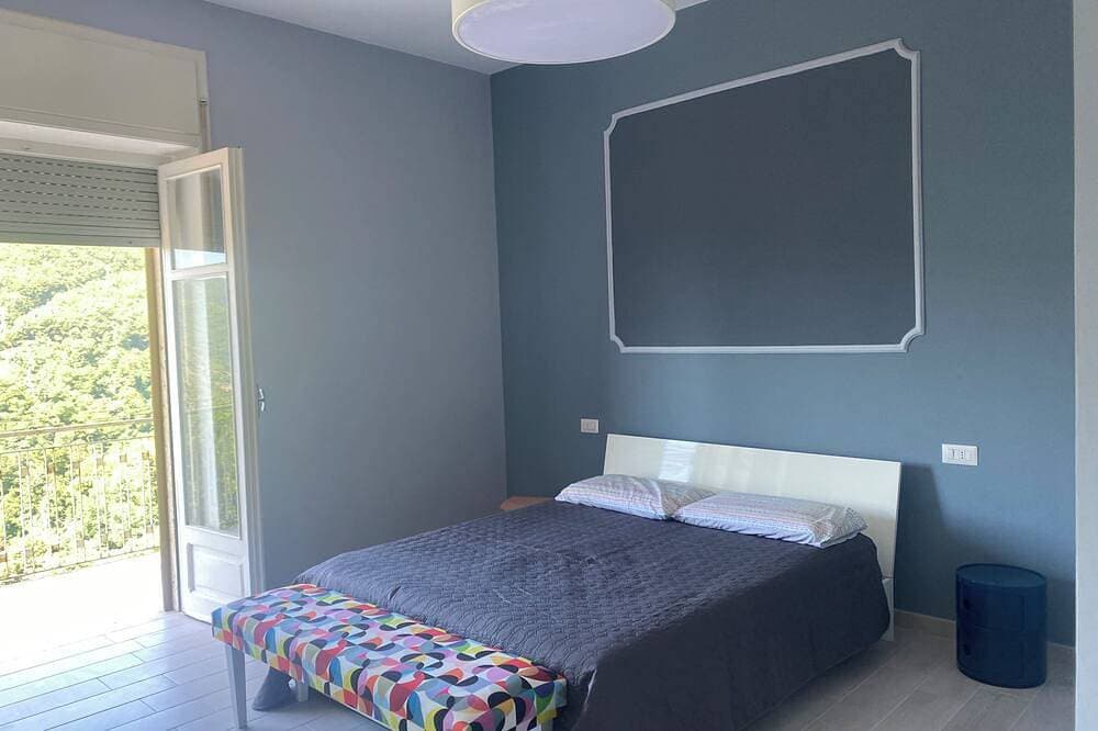 Foto 4 von 23: A pop suite in the blue of the Coast in the beautiful setting of the Lattari Mountains