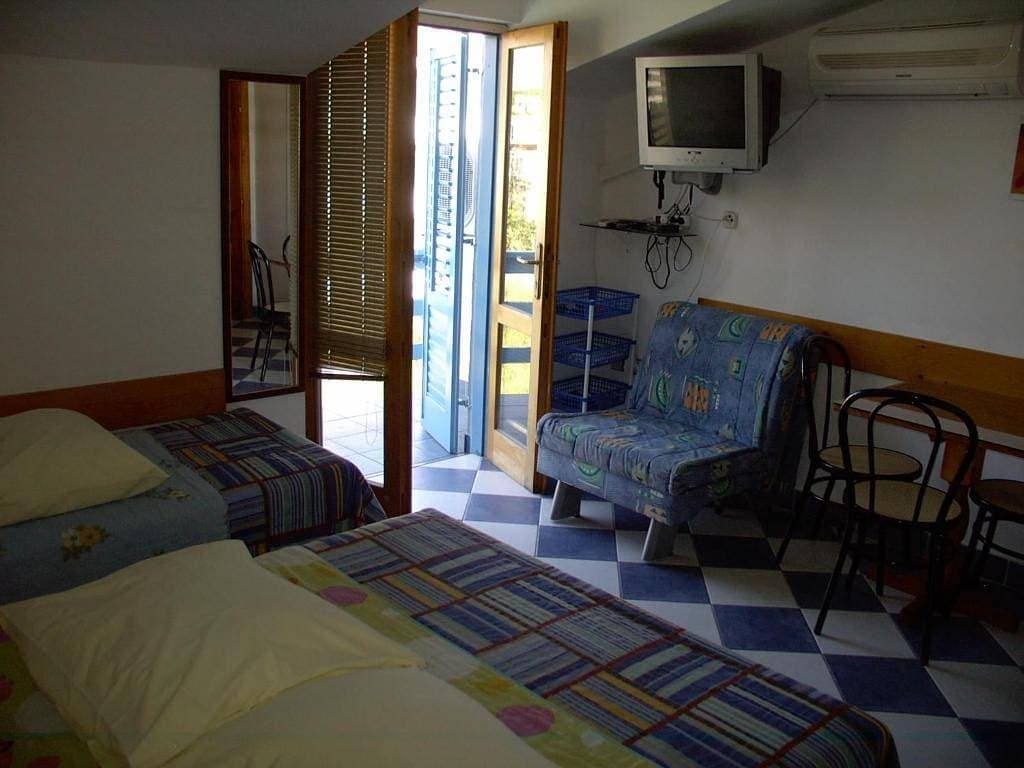 Foto 12 von 47: Studioapartment in Sućuraj mit Meerblick, Balkon, Klimaanlage, W-Lan (3560-3)