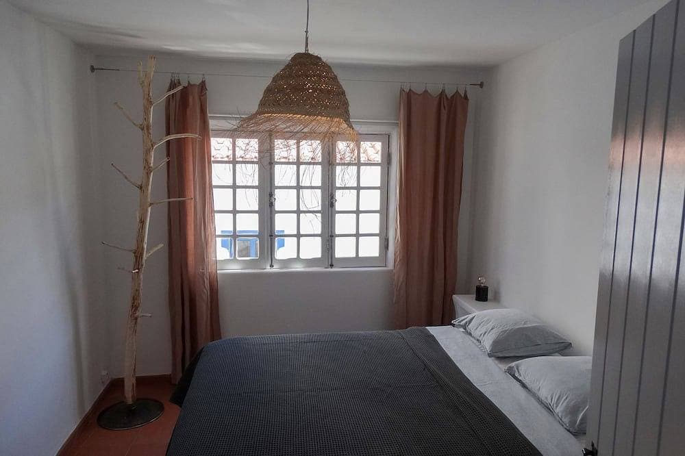 Foto 2 von 30: Beautiful house with roof terrace in old town of Odeceixe