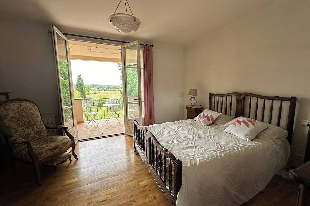 Foto 4 von 28: Au Cœur de la Provence Superbe Maison de 230m2jardin 2500m2 Jacuzzi11 Couchages