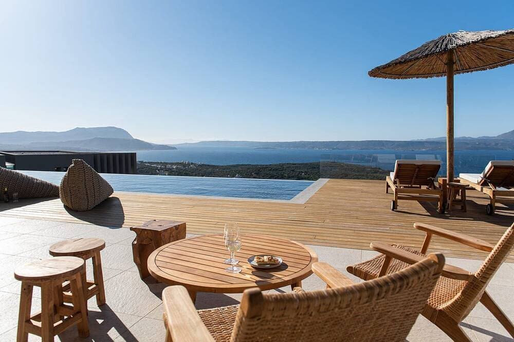 Foto 13 von 24: Villa Aurivis, Divine Sea Views, Private Infinity Pool, Furnished Terrace,.