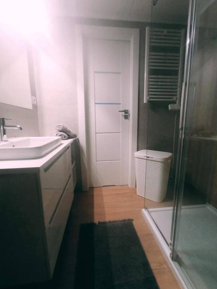 Foto 7 von 39: Two-Bedroom Apartment