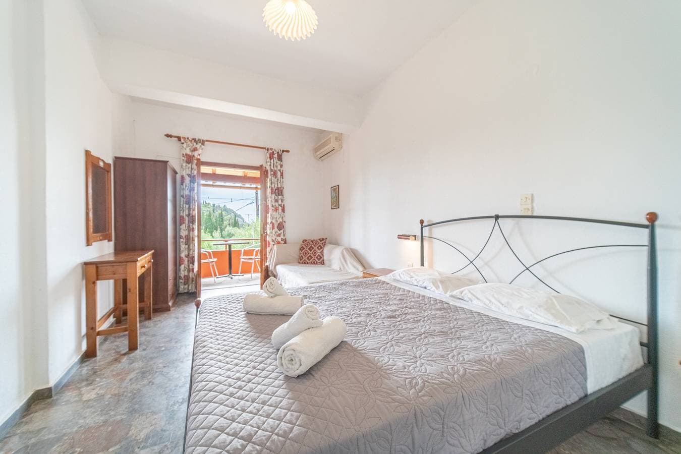Foto 11 von 29: Studio "Arianna Studio Erdgeschoss 5" mit Meerblick, Gemeinschaftspool und WLAN