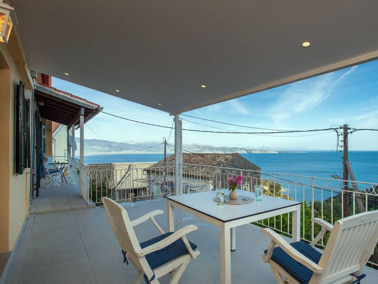Studio mit atemberaubendem Blick auf das Meer 1