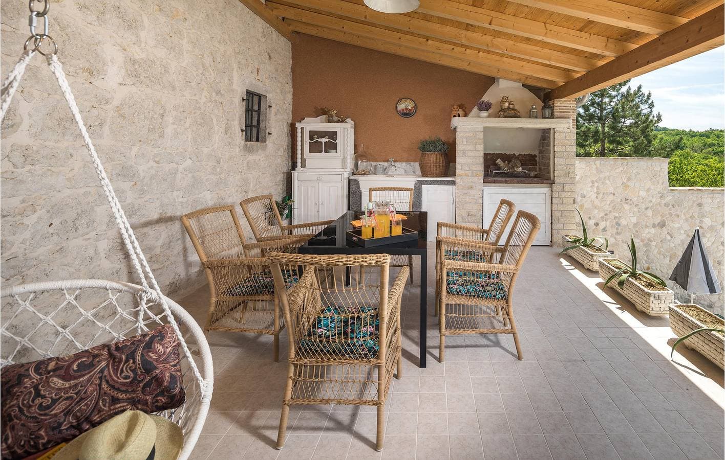 Foto 12 von 38: Charmantes 1-Zimmer-Apartment mit Terrasse, WLAN, Klimaanlage und Parkplatz