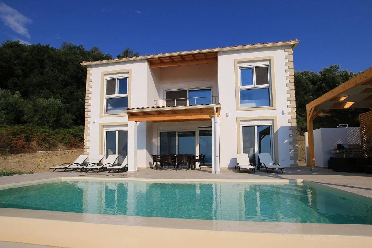 Foto 2 von 48: Villa with Private Pool